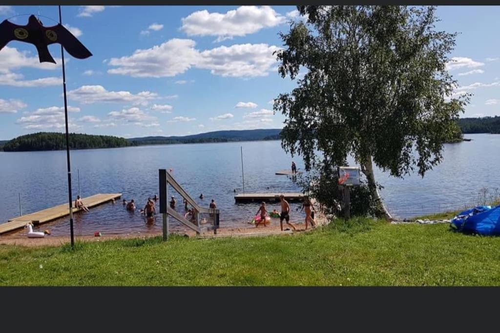 Egen Stuga Och Vedeldad Bastu Linghed Extérieur photo