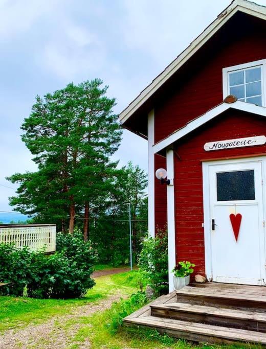 Egen Stuga Och Vedeldad Bastu Linghed Extérieur photo