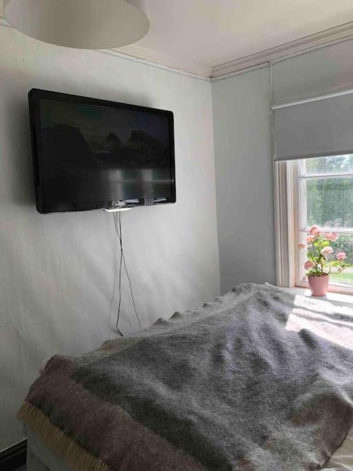 Egen Stuga Och Vedeldad Bastu Linghed Extérieur photo