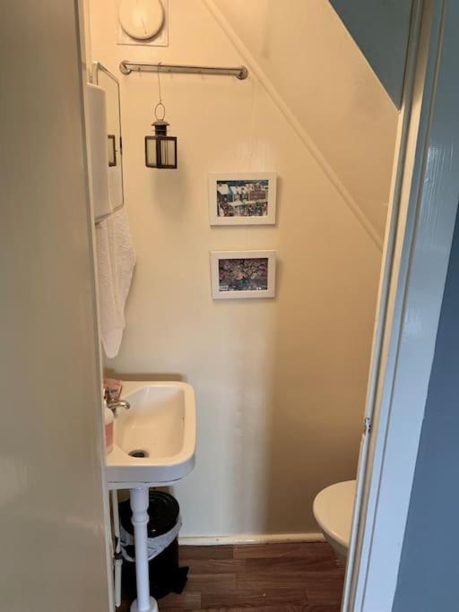 Egen Stuga Och Vedeldad Bastu Linghed Extérieur photo